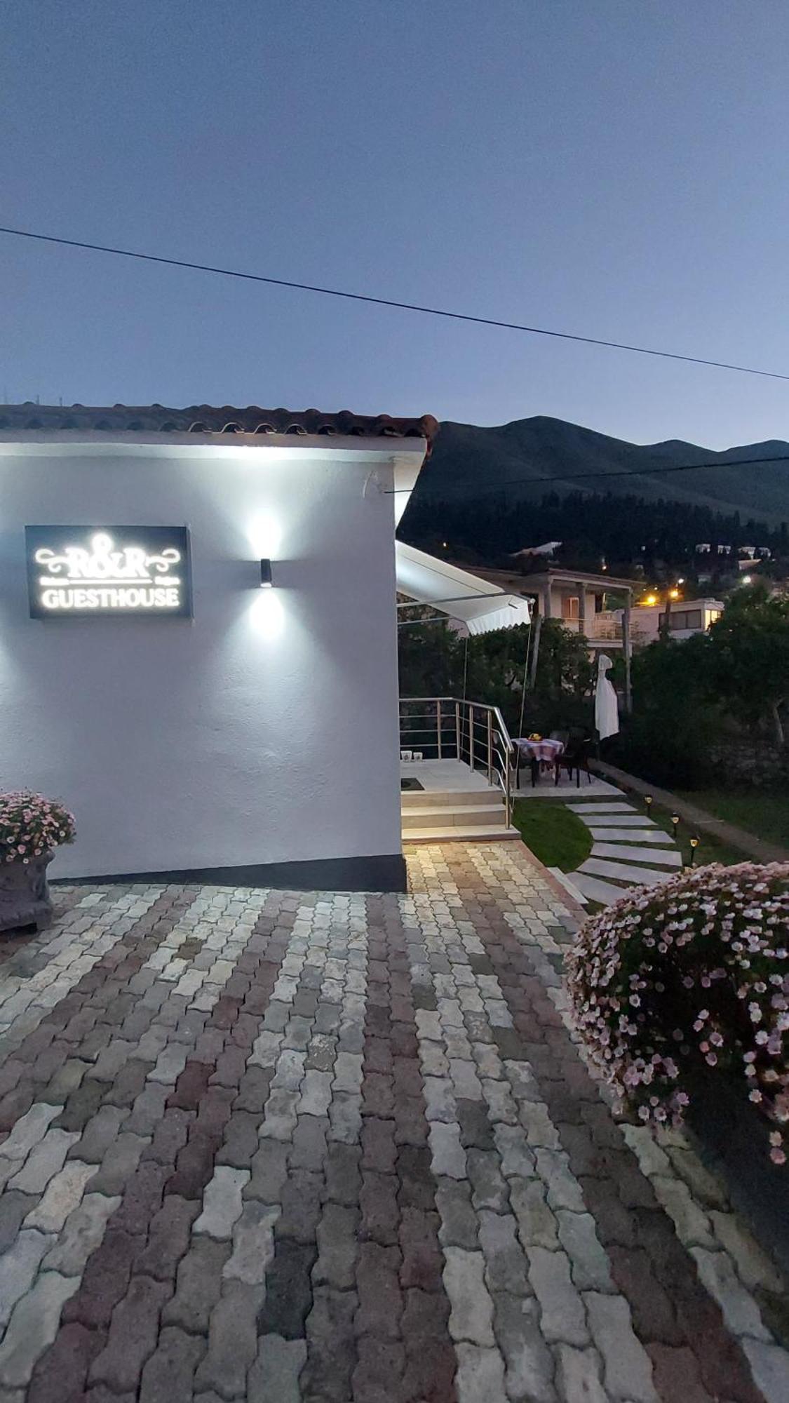 R&R Gesthouse Hotel Shiroka Ngoại thất bức ảnh