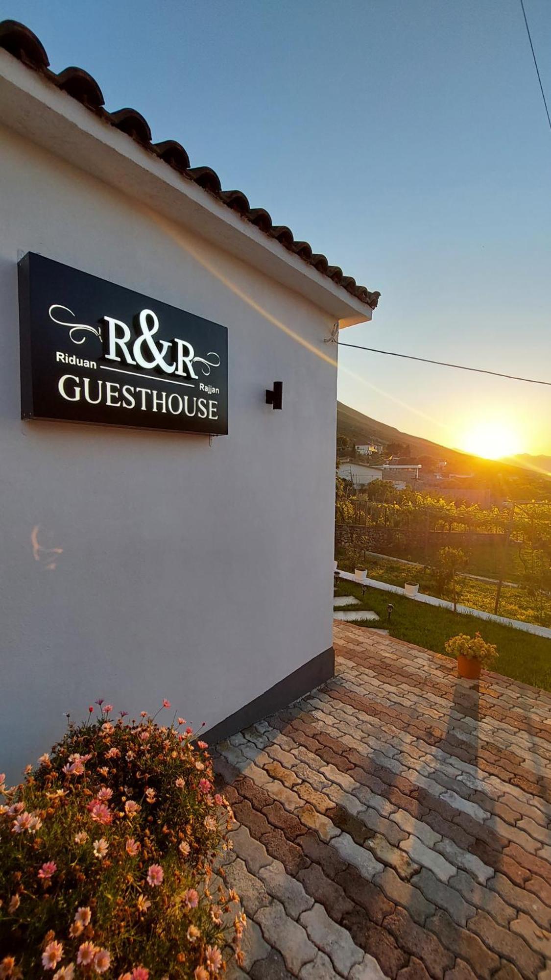 R&R Gesthouse Hotel Shiroka Ngoại thất bức ảnh