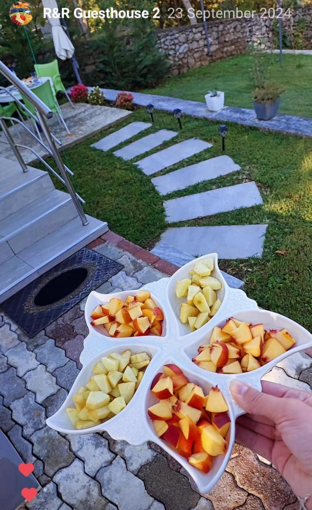 R&R Gesthouse Hotel Shiroka Ngoại thất bức ảnh